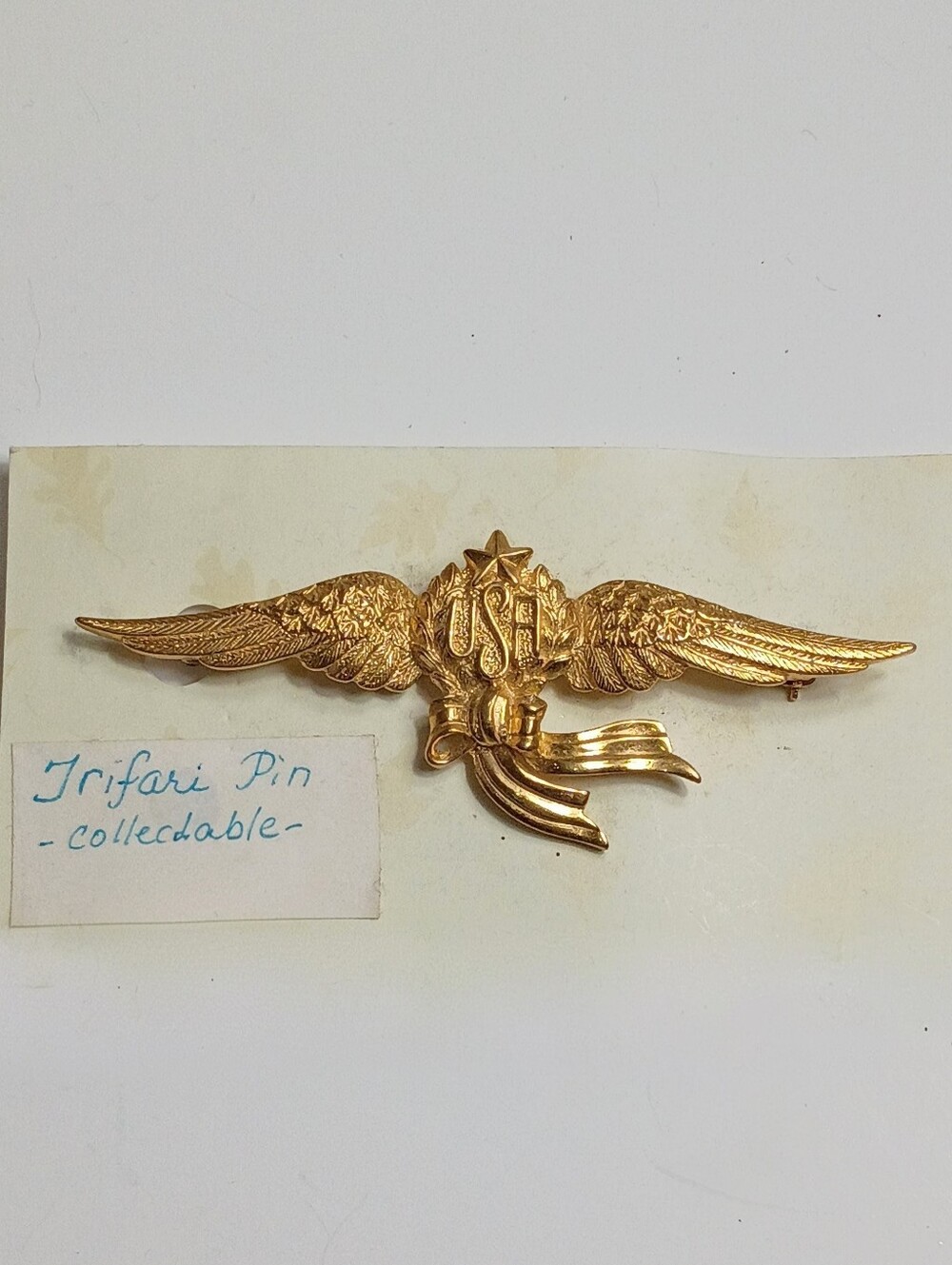 TRIFARI Patriotic WWII USA Gold Wings & Star Vintage Brooch 1940's